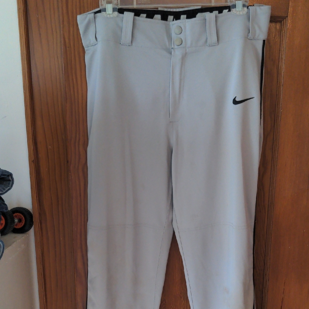 Nike Men's Light Gray Sports Pants